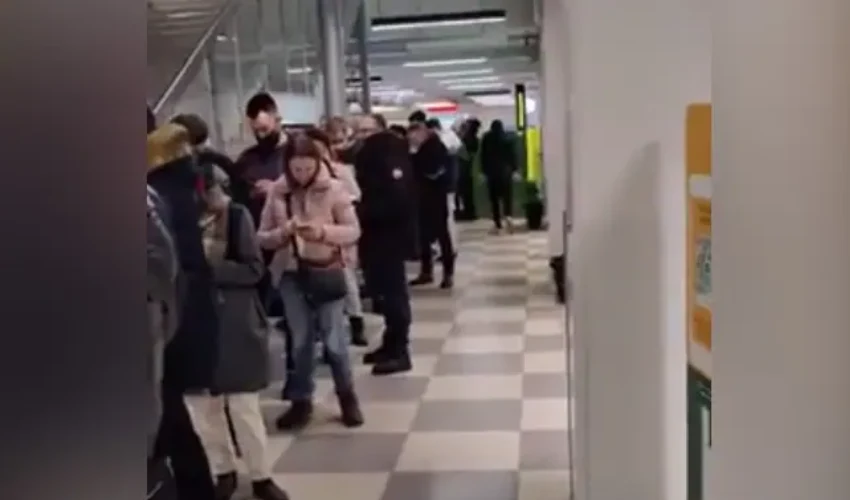 Russia Ukraine Crisis Video Appears To Capture Russian Panic Over Impending Bank Blockade