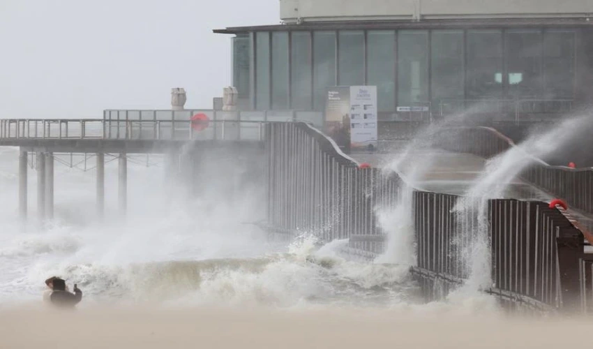 Storm Eunice High Winds, Flying Debris Affect Millions; 9 Dead (2)