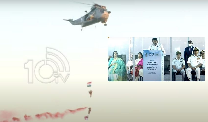 Milan 2022 : INS విశాఖ నౌక జాతికి అంకితం.. అలరించిన యుద్ధ విన్యాసాలు Milan 2022 : INS విశాఖ నౌక జాతికి అంకితం.. అలరించిన యుద్ధ విన్యాసాలు