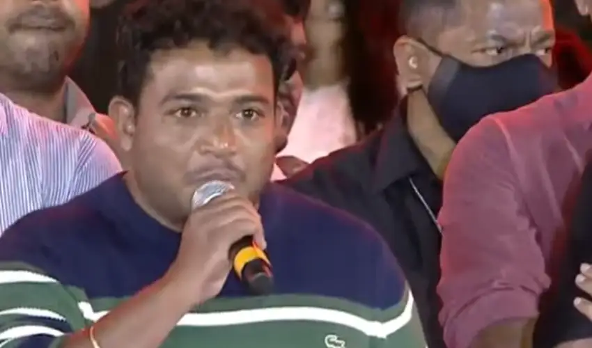 Sagar K Chandra : పంజా ఆడియో ఫంక్షన్ కి లోపలి కూడా వెళ్ళలేకపోయాను.. కాని ఇవాళ.. Sagar K Chandra : పంజా ఆడియో ఫంక్షన్ కి లోపలి కూడా వెళ్ళలేకపోయాను.. కాని ఇవాళ..