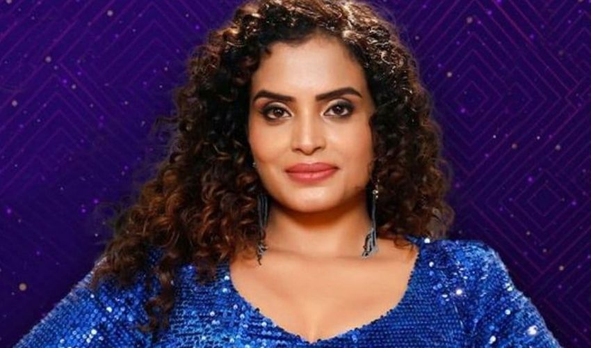 Sarayu : సారీ చెప్పిన 7 ఆర్ట్స్ సరయు.. Sarayu : సారీ చెప్పిన 7 ఆర్ట్స్ సరయు..