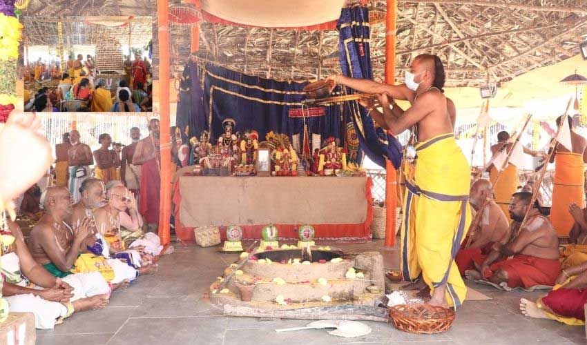 Statue Of Equality :108 దివ్యక్షేత్రాలు సందర్శిస్తే.. ప్రపంచాన్ని చుట్టేసినట్లే, సమతామూర్తి క్షేత్రంలోకి 2 గంటలు అనుమతి Statue Of Equality :108 దివ్యక్షేత్రాలు సందర్శిస్తే.. ప్రపంచాన్ని చుట్టేసినట్లే, సమతామూర్తి క్షేత్రంలోకి 2 గంటలు అనుమతి