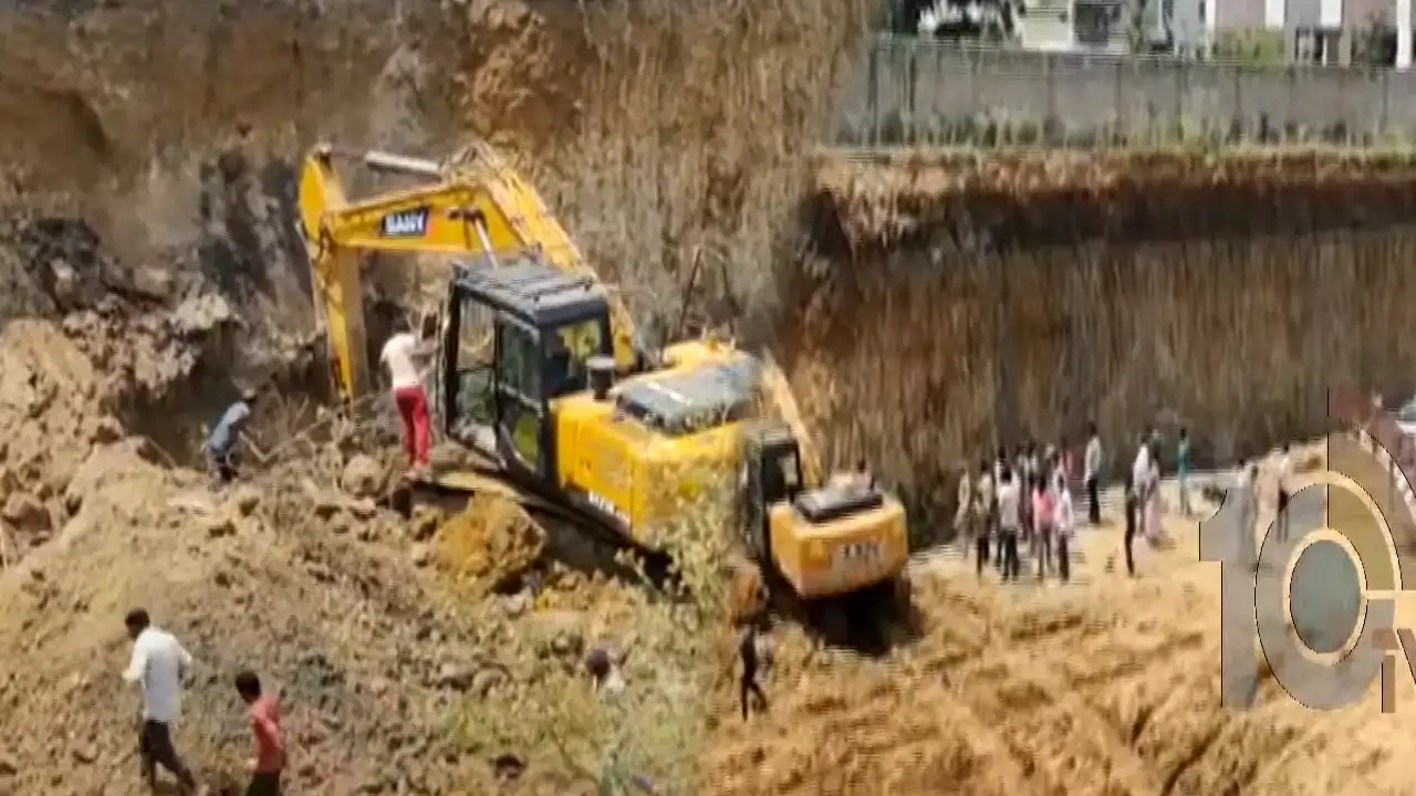 Amaravati : మట్టి పెళ్లలు విరిగి పడి ఇద్దరు మృతి Amaravati : మట్టి పెళ్లలు విరిగి పడి ఇద్దరు మృతి