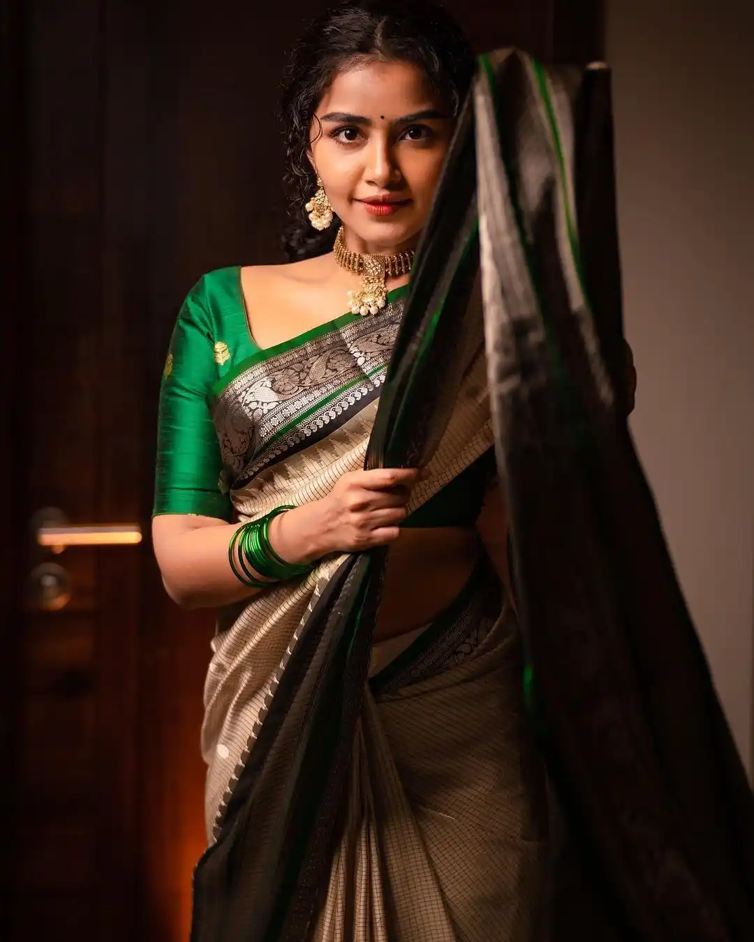 Anupama Parameswaran 2 (1)