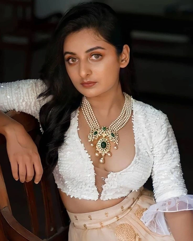 Esther Anil15
