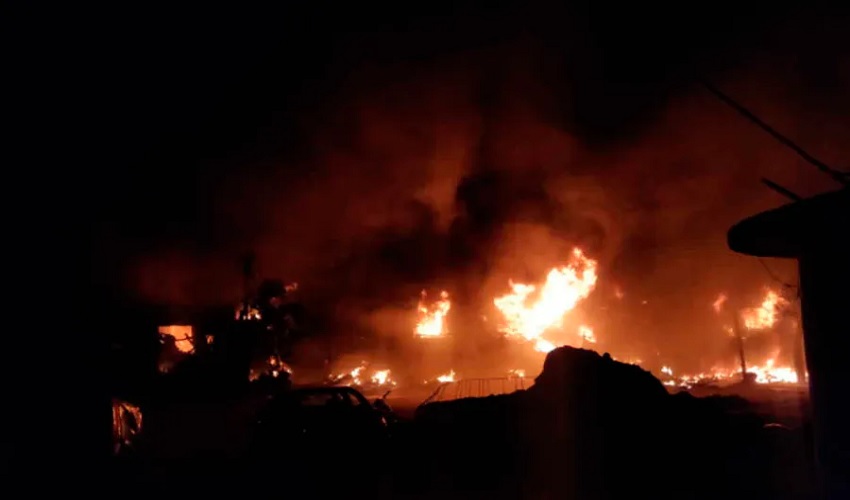 Fire Accident in Delhi: ఢిల్లీలోని గోకుల్పురిలో ఘోర అగ్ని ప్రమాదం.. ఏడుగురు సజీవ దహనం! Fire Accident in Delhi: ఢిల్లీలోని గోకుల్పురిలో ఘోర అగ్ని ప్రమాదం.. ఏడుగురు సజీవ దహనం!