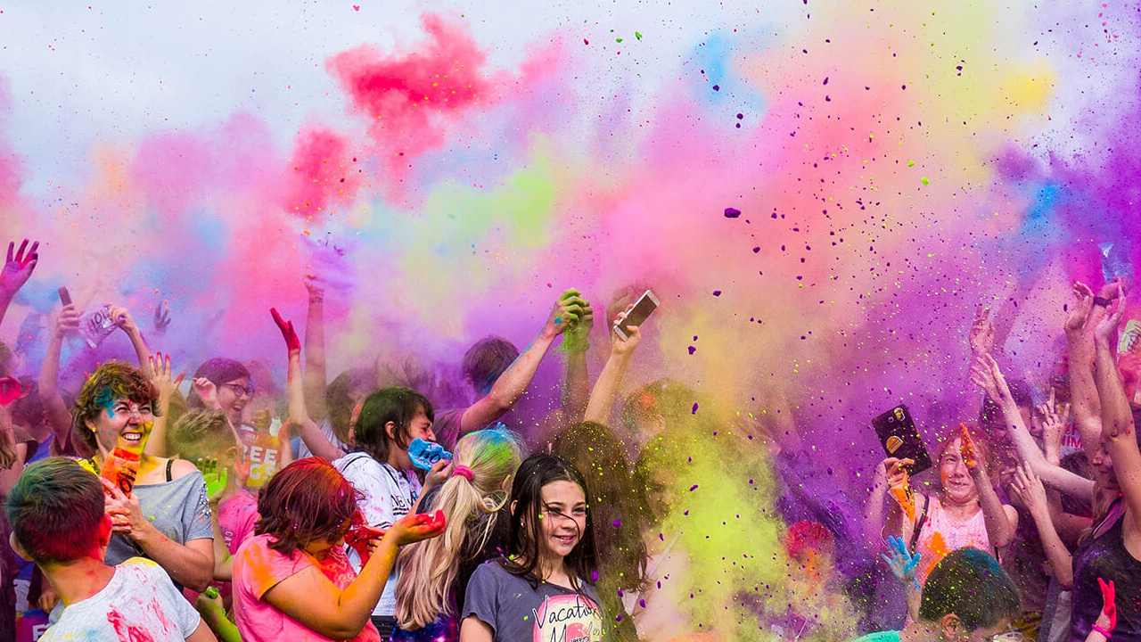 Holi 2022 Beware Of These Respiratory, Skin, Eye Issues While Playing Holi (1)