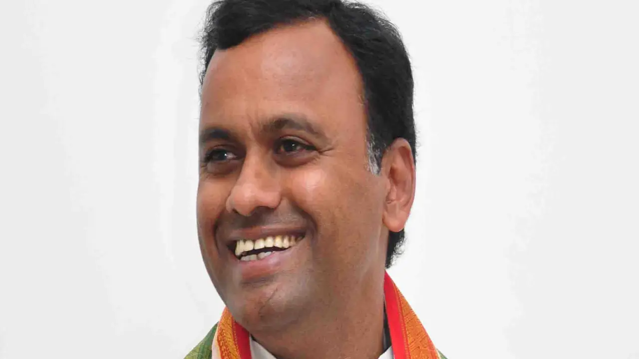 Telangana Congress : పార్టీ మార్పుపై త్వరలో చెబుతా.. గౌరవం ఇవ్వని చోట ఉండలేను Telangana Congress : పార్టీ మార్పుపై త్వరలో చెబుతా.. గౌరవం ఇవ్వని చోట ఉండలేను