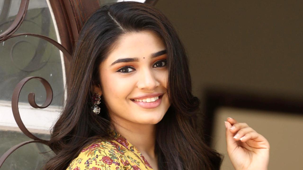 Krithi Shetty: సూర్య సినిమాలో ఛాన్స్ కొట్టేసిన బేబమ్మ..? Krithi Shetty: సూర్య సినిమాలో ఛాన్స్ కొట్టేసిన బేబమ్మ..?