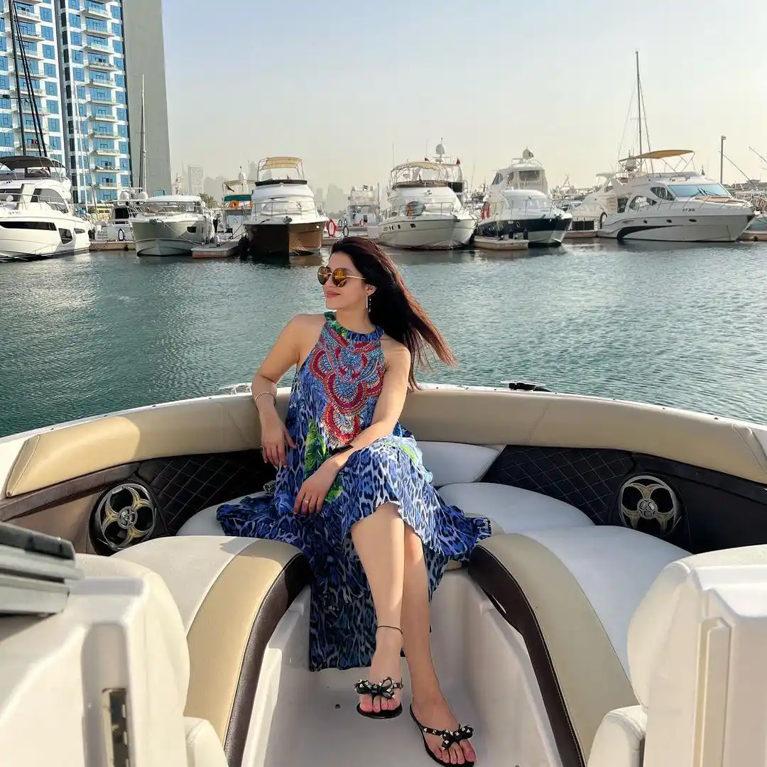 Mehreen Pirzadaa enjoying Vacation in Dubai 