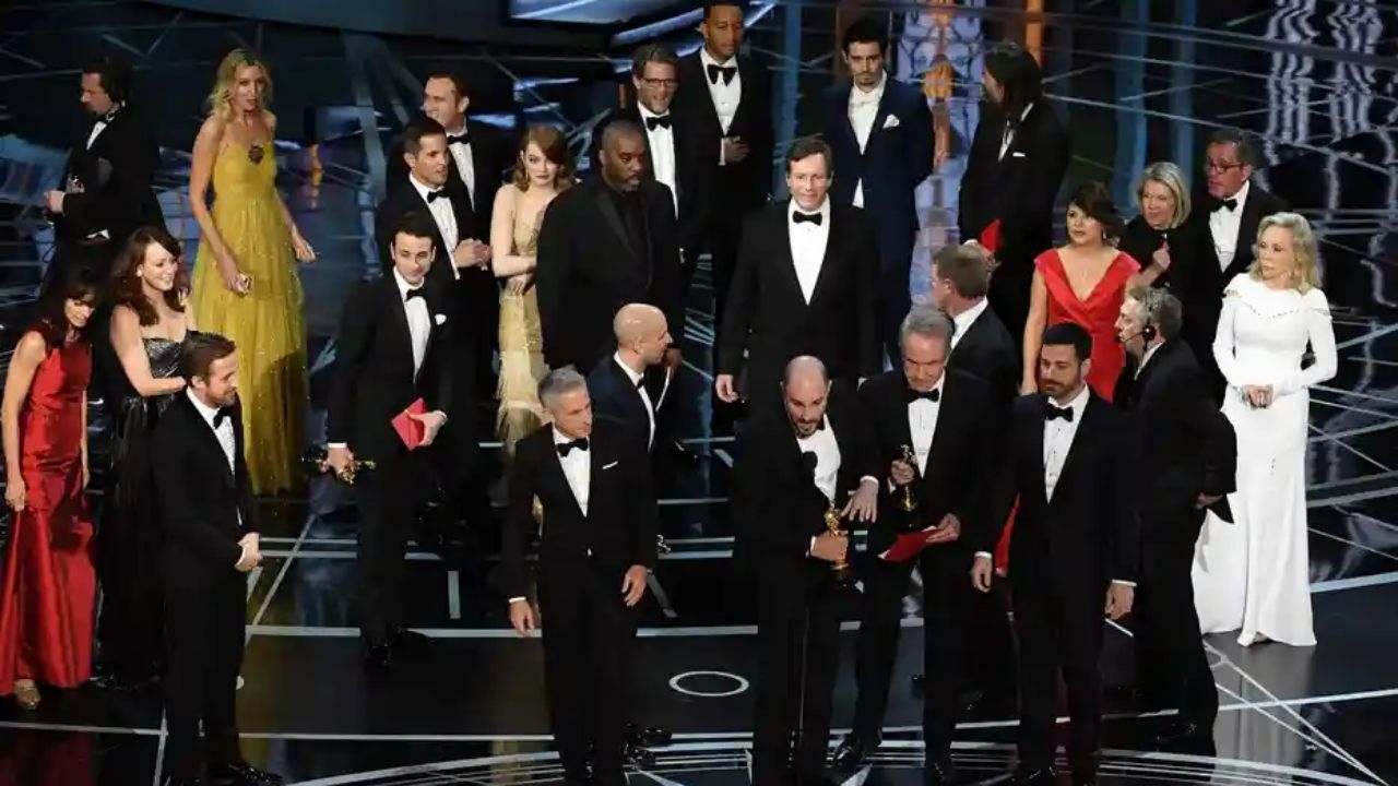 Oscars 2022: అంచనాల్ని తలకిందులు చేసిన ఆస్కార్ అవార్డులు! Oscars 2022: అంచనాల్ని తలకిందులు చేసిన ఆస్కార్ అవార్డులు!