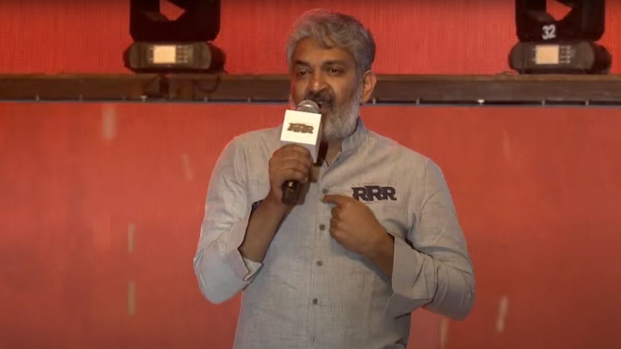 RRR: చిరంజీవి గారు.. యుఆర్ఏ ట్రూ మెగాస్టార్.. రాజమౌళి కామెంట్స్! RRR: చిరంజీవి గారు.. యుఆర్ఏ ట్రూ మెగాస్టార్.. రాజమౌళి కామెంట్స్!
