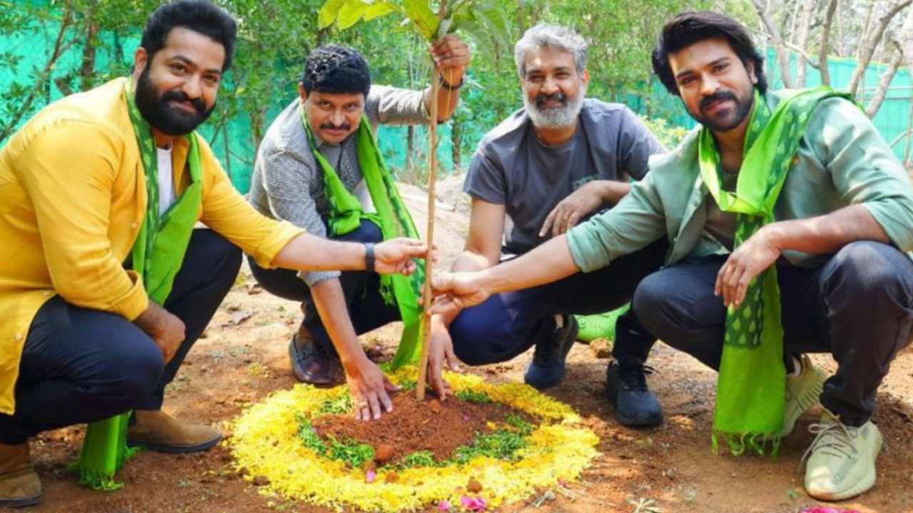 RRR: గ్రీన్ ఇండియా ఛాలెంజ్లో ఆర్ఆర్ఆర్ టీమ్! RRR: గ్రీన్ ఇండియా ఛాలెంజ్లో ఆర్ఆర్ఆర్ టీమ్!