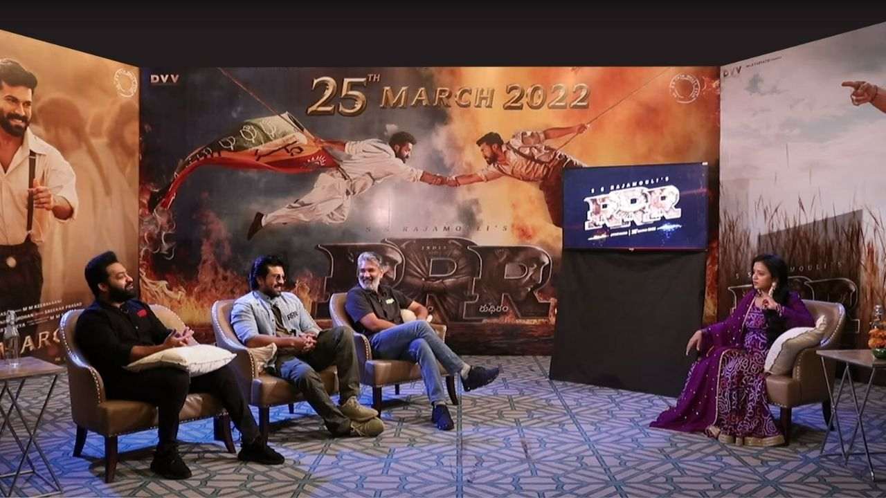 RRR: గయ్యాళి అత్త సుమ.. నోరు లేని భర్త రాజీవ్.. తారక్ ఫన్నీ కామెంట్స్! RRR: గయ్యాళి అత్త సుమ.. నోరు లేని భర్త రాజీవ్.. తారక్ ఫన్నీ కామెంట్స్!