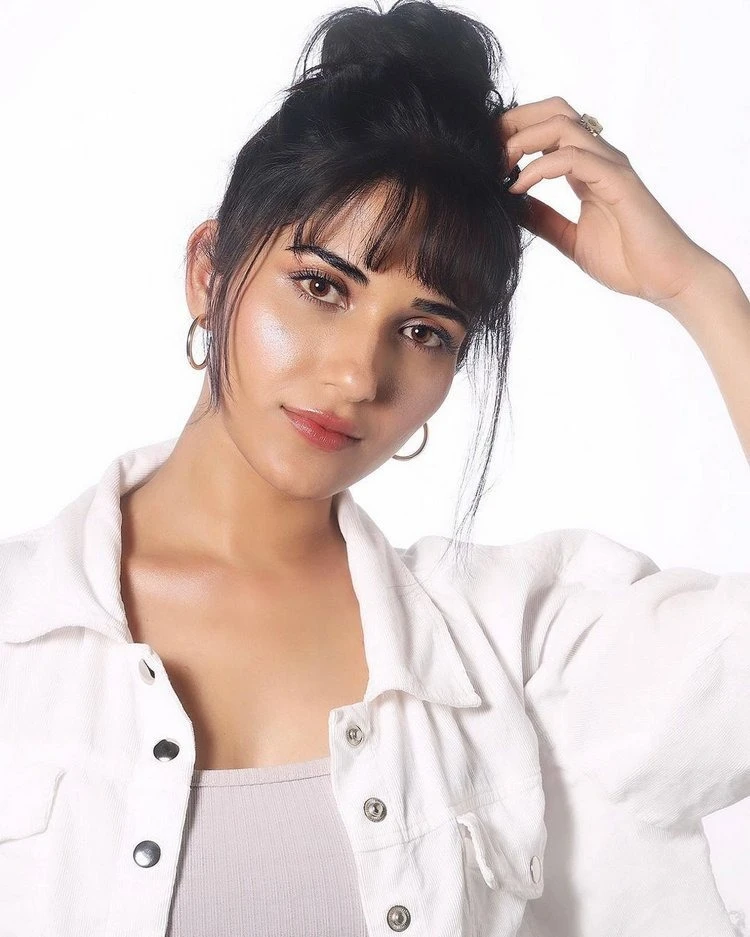 Ruhani Sharma1