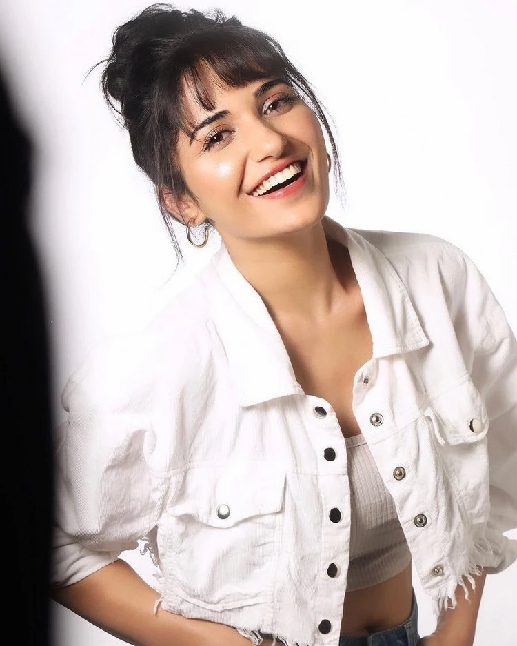 Ruhani Sharma2