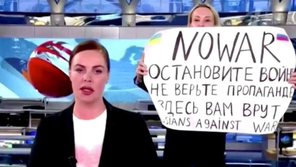 Russian Woman Who Protested Against War On Tv May Get 15 Years In Jail