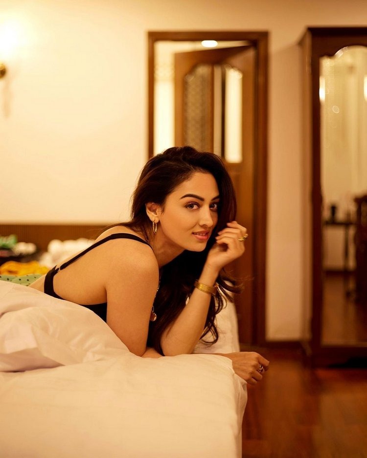 Sandeepa Dhar (6)
