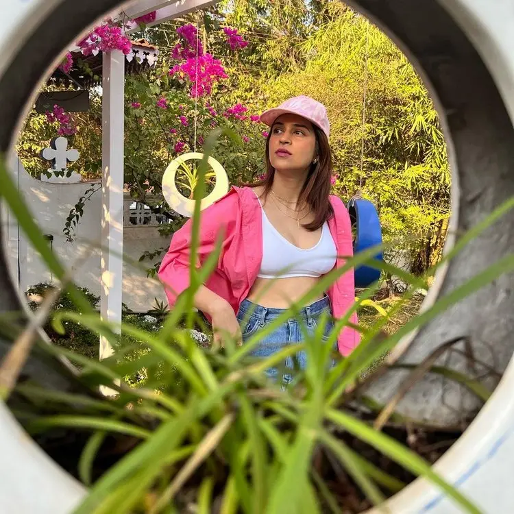Shraddha Das6