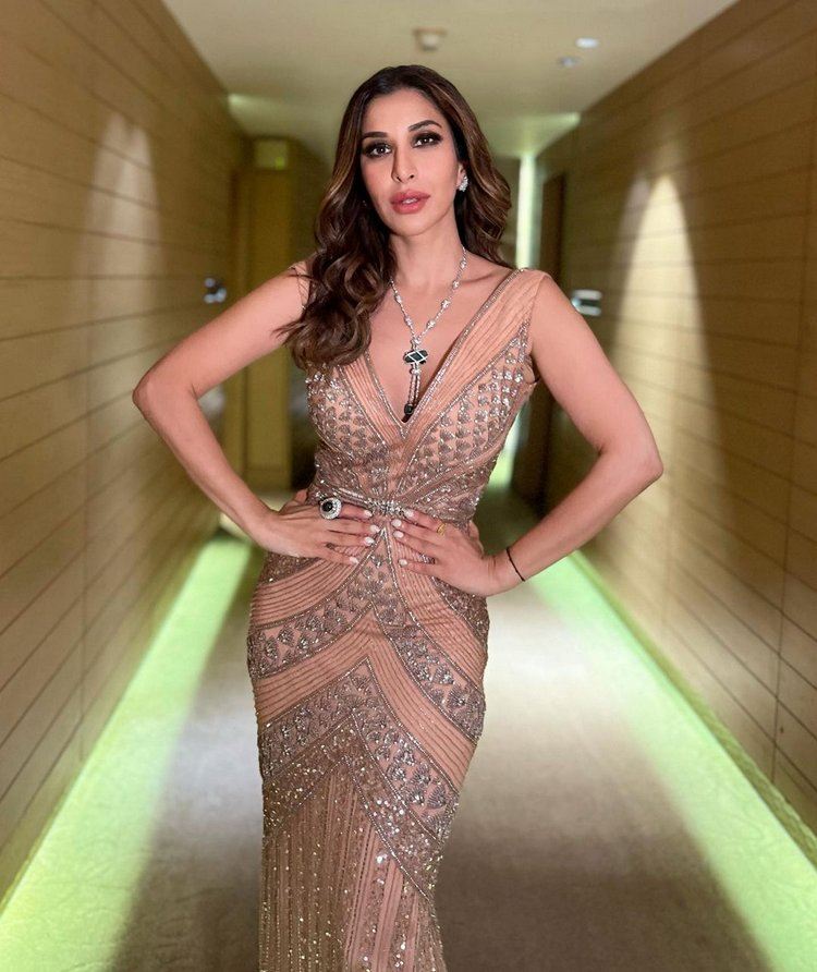 Sophie Choudry11