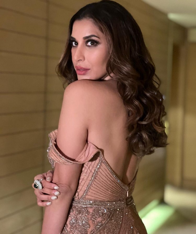 Sophie Choudry12