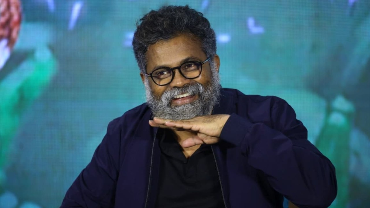 Pushpa 2: పుష్ప 2 కోసం స్ట్రగుల్ ఫేస్ చేస్తున్న సుకుమార్? Pushpa 2: పుష్ప 2 కోసం స్ట్రగుల్ ఫేస్ చేస్తున్న సుకుమార్?