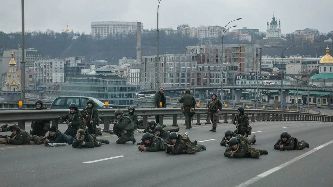Ukrainian Army Claims Russia Wants To End War By May 9 Report (1)