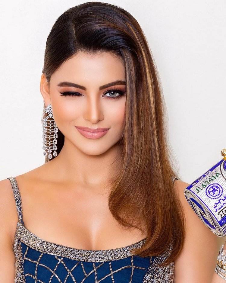 Urvashi Rautela10