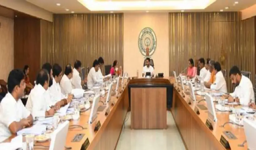 AP Cabinet approves: కీలక చట్టాల సవరణలకు ఏపీ కేబినెట్ ఆమోదం..రెండో భాషగా ఉర్దూ AP Cabinet approves: కీలక చట్టాల సవరణలకు ఏపీ కేబినెట్ ఆమోదం..రెండో భాషగా ఉర్దూ