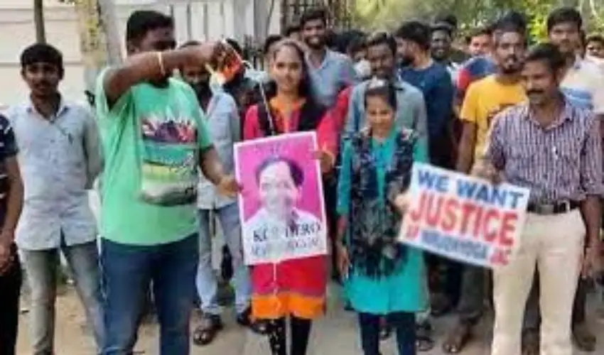 TS CM KCR : ఏపీలో కేసీఆర్ చిత్రపటానికి పాలాభిషేకం..మరి మీరెప్పుడు ఉద్యోగాల భర్తీ చేస్తారు జగన్ గారూ అంటూ ప్రశ్న TS CM KCR : ఏపీలో కేసీఆర్ చిత్రపటానికి పాలాభిషేకం..మరి మీరెప్పుడు ఉద్యోగాల భర్తీ చేస్తారు జగన్ గారూ అంటూ ప్రశ్న