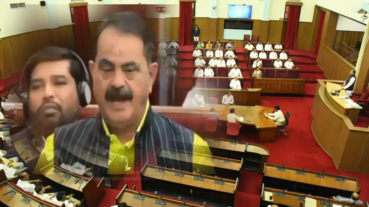 odisha : అసెంబ్లీలో రచ్చ..హెడ్ఫోన్స్ విరగొట్టి..స్పీకర్ పై కుర్చీ ఎత్తిన కాంగ్రెస్ ఎమ్మెల్యే.. odisha : అసెంబ్లీలో రచ్చ..హెడ్ఫోన్స్ విరగొట్టి..స్పీకర్ పై కుర్చీ ఎత్తిన కాంగ్రెస్ ఎమ్మెల్యే..