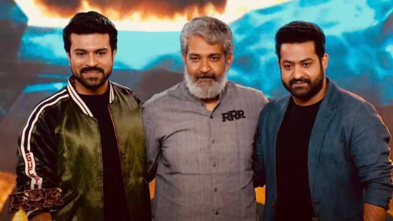 RRR: జక్కన్న కాకుంటే.. తారక్-చరణ్ ఫ్యాన్స్ పరిస్థితి ఎలా ఉండేదో? RRR: జక్కన్న కాకుంటే.. తారక్-చరణ్ ఫ్యాన్స్ పరిస్థితి ఎలా ఉండేదో?