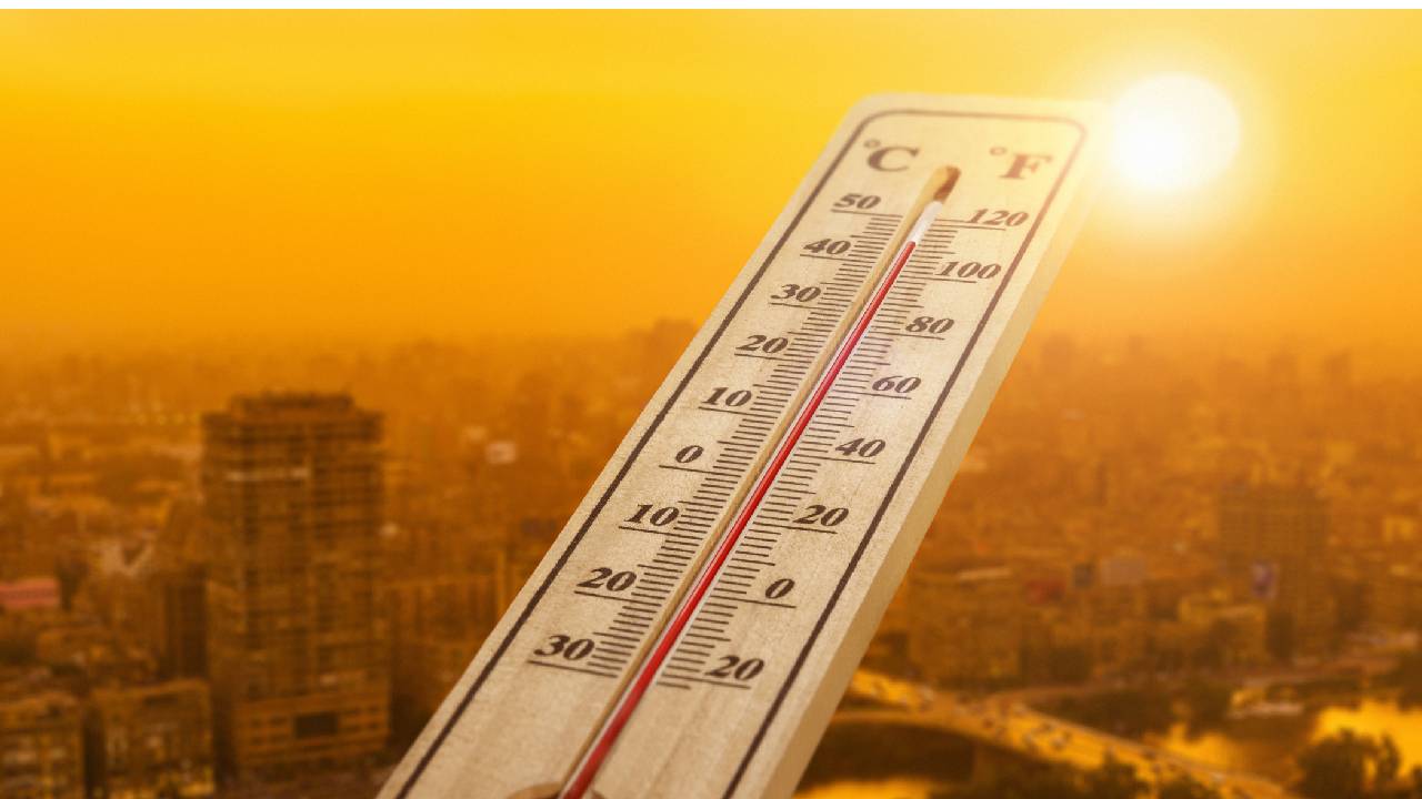 Weather Report: తెలంగాణలో క్రమంగా పెరుగుతున్న రాత్రి ఉష్ణోగ్రతలు Weather Report: తెలంగాణలో క్రమంగా పెరుగుతున్న రాత్రి ఉష్ణోగ్రతలు