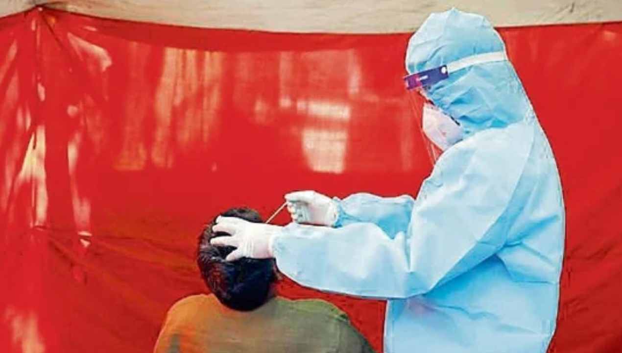 Covid cases: భారత్లో భారీగా పెరిగిన కొవిడ్ కేసులు.. 17వేలు దాటిన యాక్టివ్ కేసుల సంఖ్య Covid cases: భారత్లో భారీగా పెరిగిన కొవిడ్ కేసులు.. 17వేలు దాటిన యాక్టివ్ కేసుల సంఖ్య