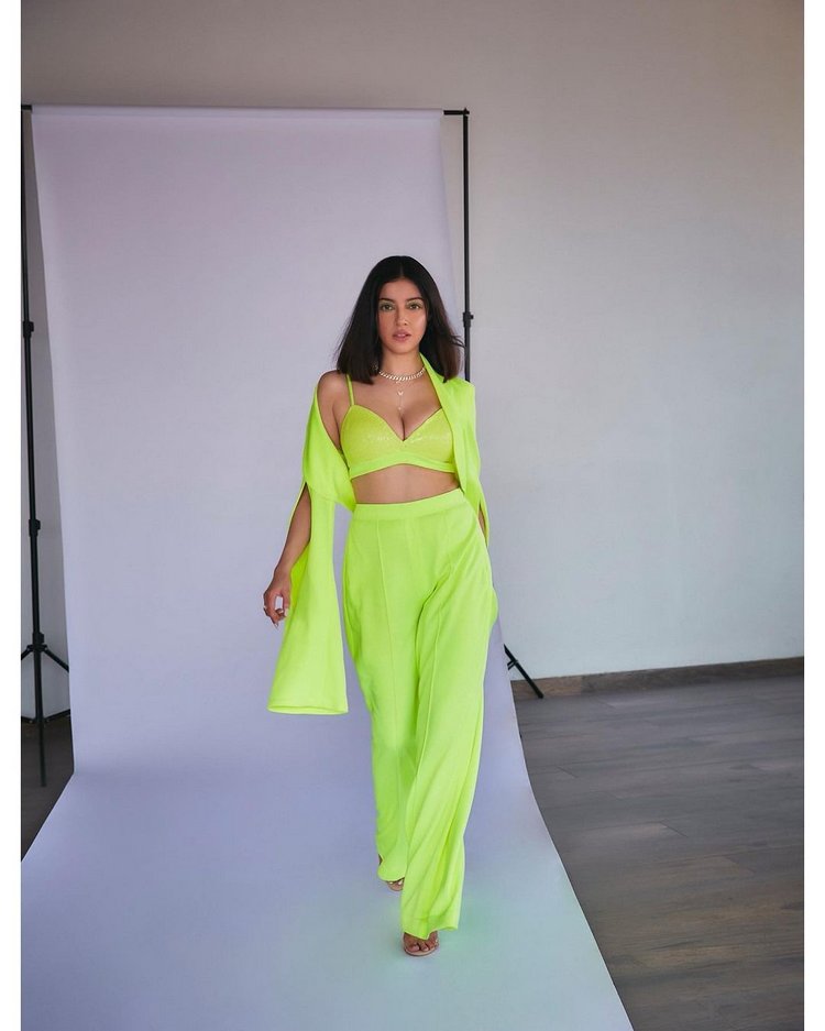 Divya Khosla Kumar6