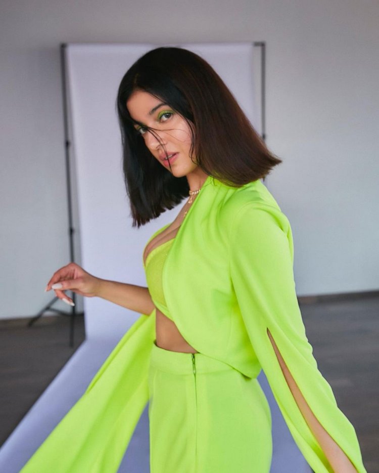 Divya Khosla Kumar7