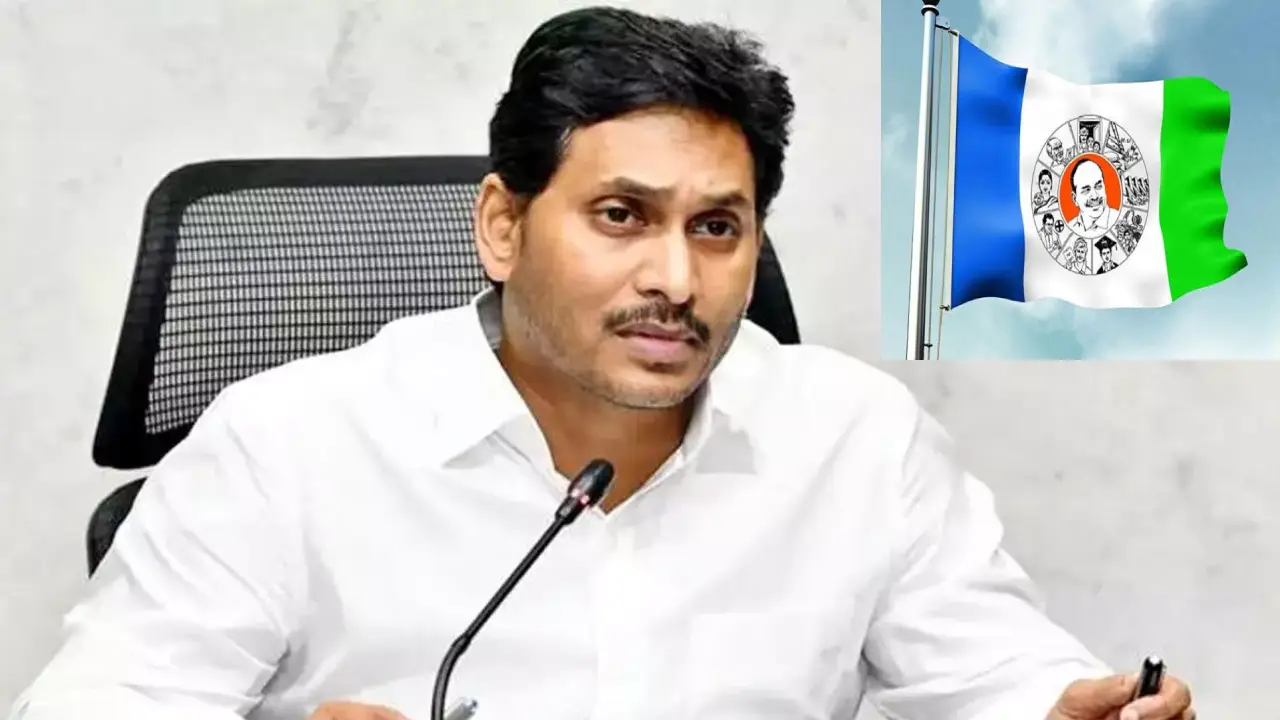 Andhra Pradesh : జగన్ తరువాత నెంబర్ 2 అతనేనా? వైసీపీలో కీలక మార్పులు.. Andhra Pradesh : జగన్ తరువాత నెంబర్ 2 అతనేనా? వైసీపీలో కీలక మార్పులు..