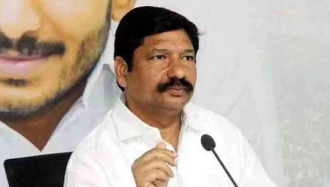 Ap new cabinet: పేదవాడి సొంతింటి కలను జగన్ నిజం చేస్తారు.. మంత్రిగా బాధ్యతలు స్వీకరించిన జోగి రమేష్ Ap new cabinet: పేదవాడి సొంతింటి కలను జగన్ నిజం చేస్తారు.. మంత్రిగా బాధ్యతలు స్వీకరించిన జోగి రమేష్
