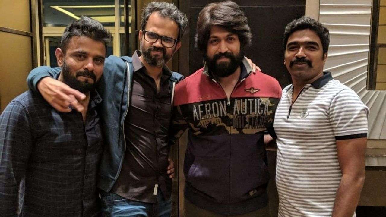 KGF2: కేజీఎఫ్ విక్టరీ వెనుక ఆ ముగ్గురు.. అసలెలా పట్టుకున్నారు? KGF2: కేజీఎఫ్ విక్టరీ వెనుక ఆ ముగ్గురు.. అసలెలా పట్టుకున్నారు?
