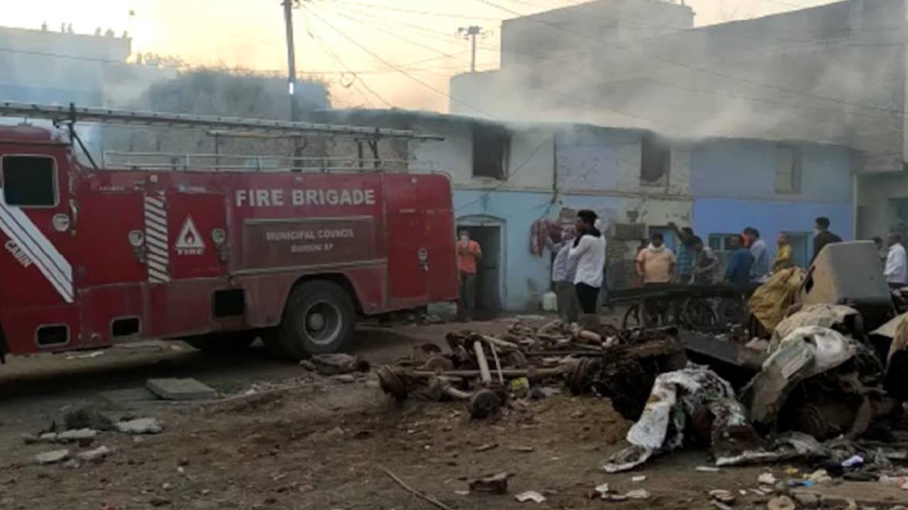 Khargone: ఎస్పీపై కాల్పులు.. నిందితుడి అరెస్టు Khargone: ఎస్పీపై కాల్పులు.. నిందితుడి అరెస్టు
