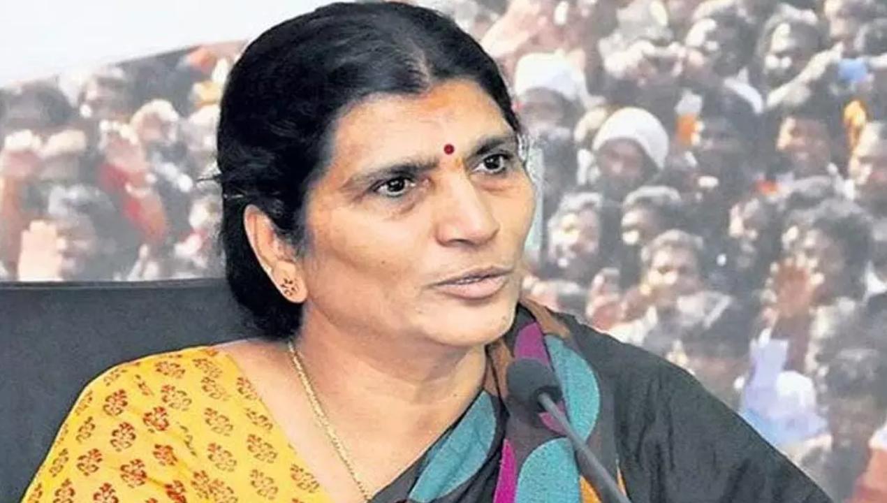 Laxmi parvathi: ఎన్టీఆర్ పేరు శాశ్వతంగా నిలిచేలా చంద్రబాబు ఒక్క పనిచేయలేదు.. జగన్ చేసి చూపించారు Laxmi parvathi: ఎన్టీఆర్ పేరు శాశ్వతంగా నిలిచేలా చంద్రబాబు ఒక్క పనిచేయలేదు.. జగన్ చేసి చూపించారు