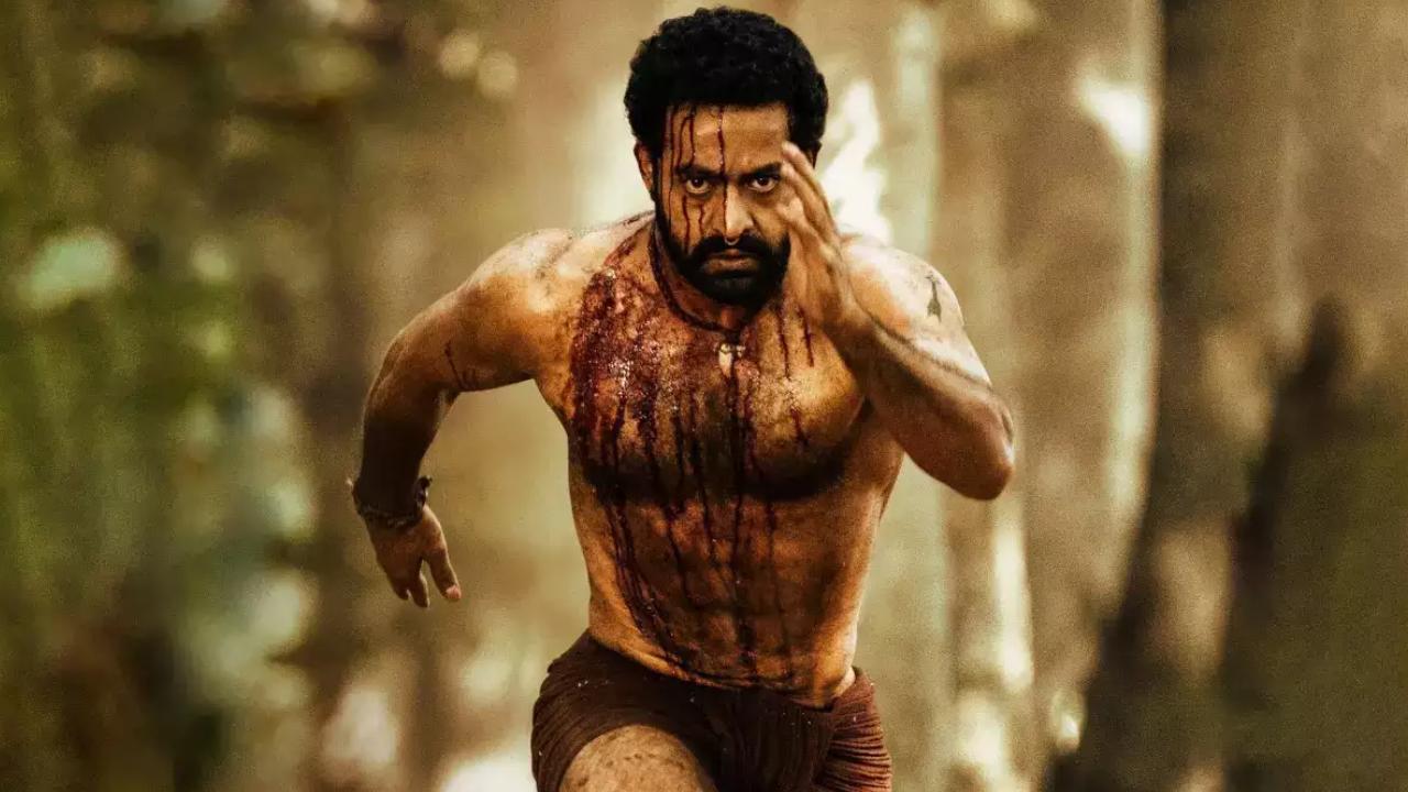 RRR: ‘ఆర్ఆర్ఆర్’లో ఎన్టీఆర్ సూపర్ సీన్.. ఎందుకు లేపేశారో..? RRR: ‘ఆర్ఆర్ఆర్’లో ఎన్టీఆర్ సూపర్ సీన్.. ఎందుకు లేపేశారో..?