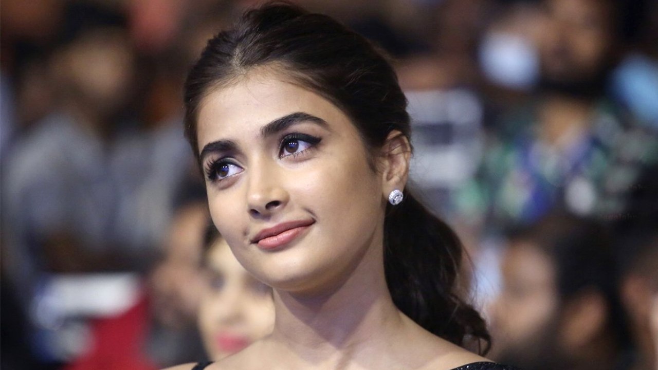 Pooja Hegde: పూజాకు బ్యాడ్ టైం స్టార్ట్ అయ్యిందా..? Pooja Hegde: పూజాకు బ్యాడ్ టైం స్టార్ట్ అయ్యిందా..?