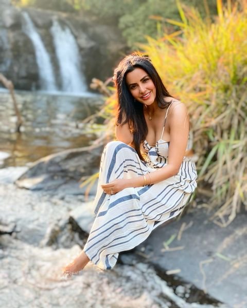 Priya Anand1