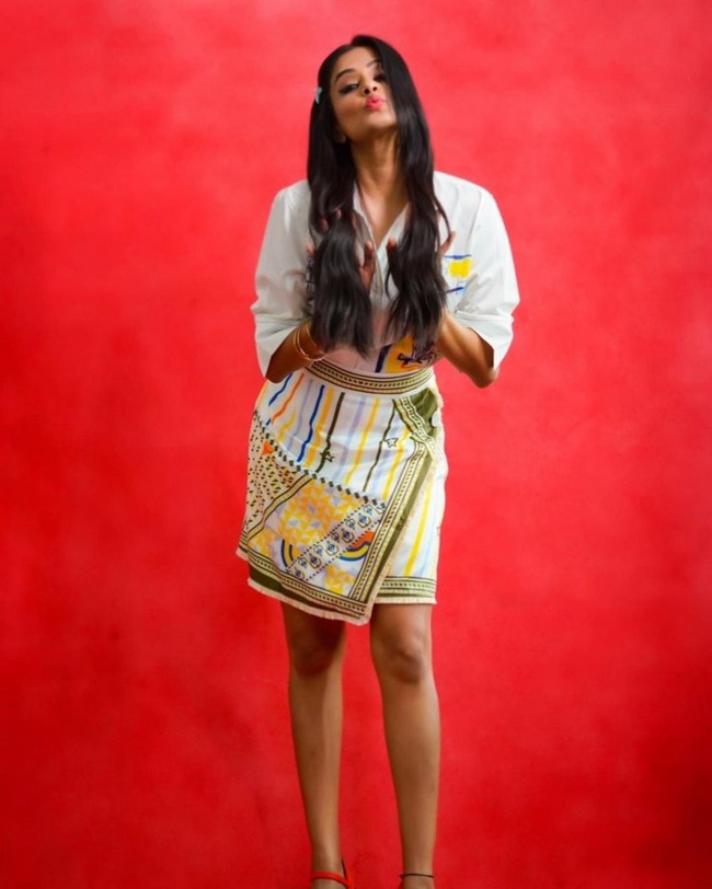 Priyamani Latest Photoshoot In Blue Skirt Goes Viral