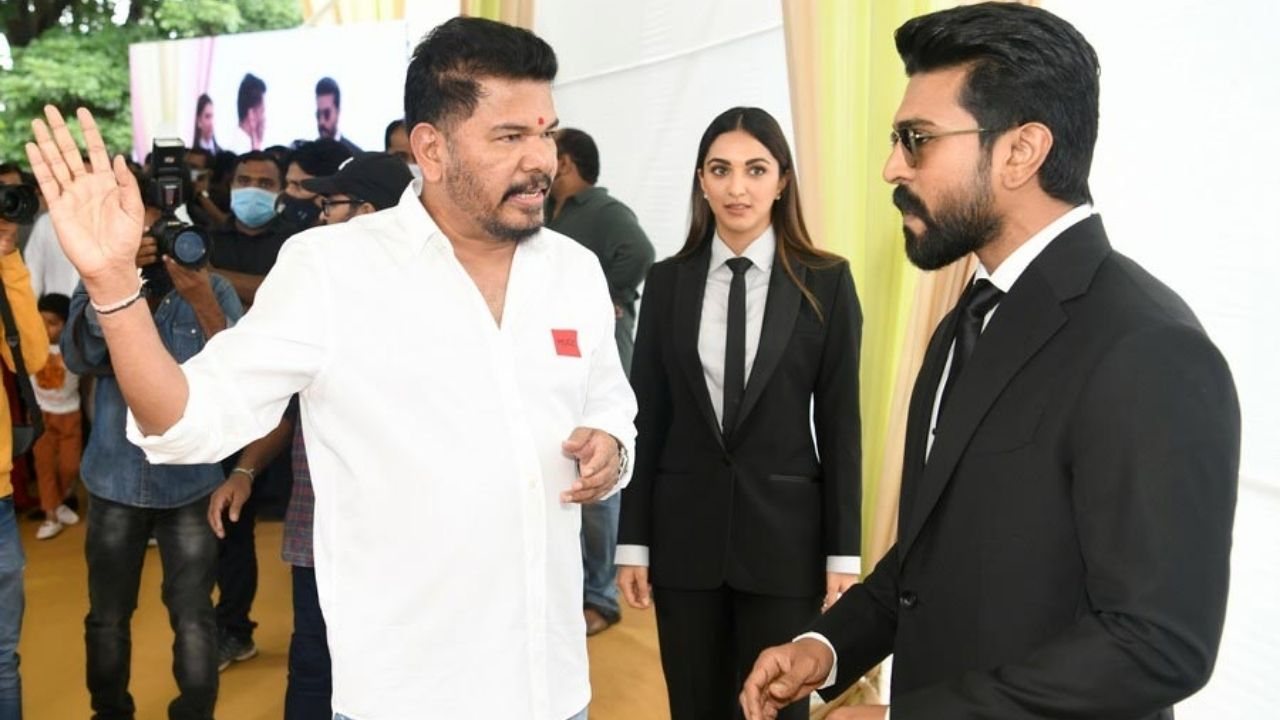 RC15: సక్సెస్, ఫెయిల్యూర్ లెక్కేలేదు.. చెర్రీ బిజీ బిజీ! RC15: సక్సెస్, ఫెయిల్యూర్ లెక్కేలేదు.. చెర్రీ బిజీ బిజీ!
