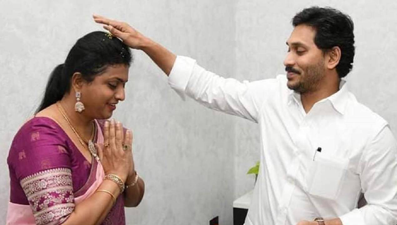 Roja : కుప్పంపై ఫోకస్.. కొడాలి నాని బాధ్యతలు రోజా స్వీకరిస్తారా.. Roja : కుప్పంపై ఫోకస్.. కొడాలి నాని బాధ్యతలు రోజా స్వీకరిస్తారా..