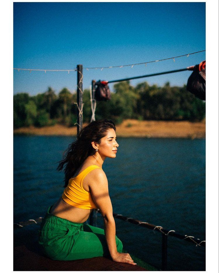 Ruhani Sharma4