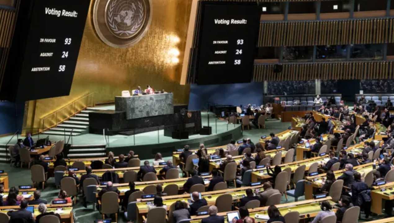 Russia-Ukraine war: రష్యాకు భారీ షాక్.. హ్యూమన్ రైట్స్ కౌన్సిల్ నుంచి తొలగించిన ఐరాస Russia-Ukraine war: రష్యాకు భారీ షాక్.. హ్యూమన్ రైట్స్ కౌన్సిల్ నుంచి తొలగించిన ఐరాస