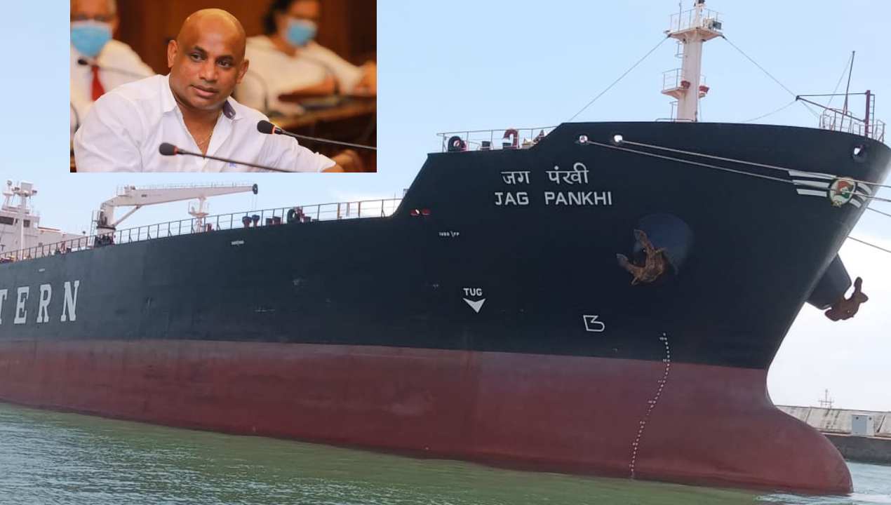 Sri Lanka Crisis: లంకకు చమురు సరఫరా చేసిన భారత్.. ఆసక్తికర కామెంట్స్ చేసిన జయసూర్య Sri Lanka Crisis: లంకకు చమురు సరఫరా చేసిన భారత్.. ఆసక్తికర కామెంట్స్ చేసిన జయసూర్య